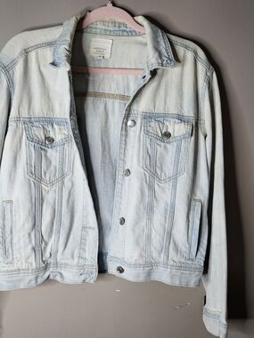 American Eagle Outfitters Pale Blue Denim Jacket Size M ptp 21" Length 21.5"